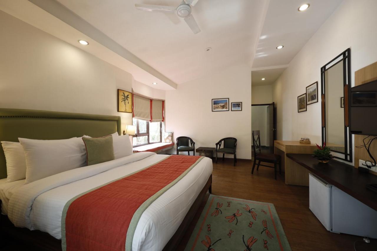 The Riverview Retreat Corbett By Leisure Hotels Garjia Exterior photo